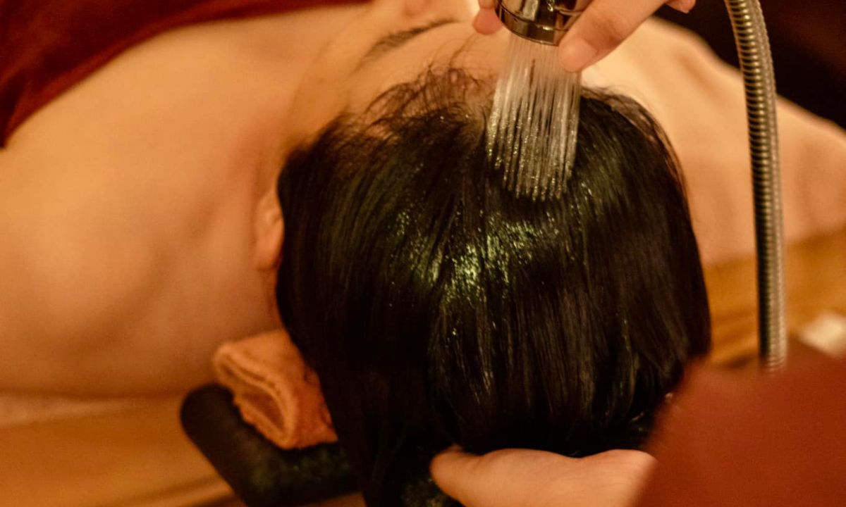 Nước gội đầu được chế từ các thảo dược thiên nhiên