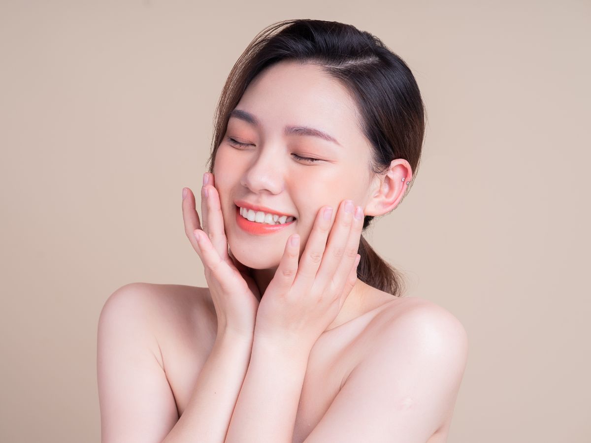 Làm sạch kép vào buổi tối để da thông thoáng