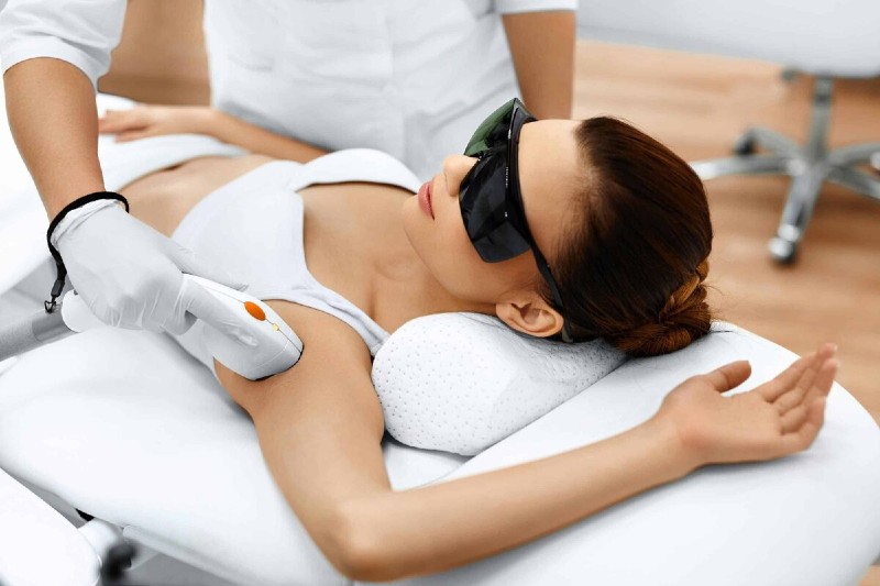 Đâu là phương pháp trị hôi nách phù hợp với bạn